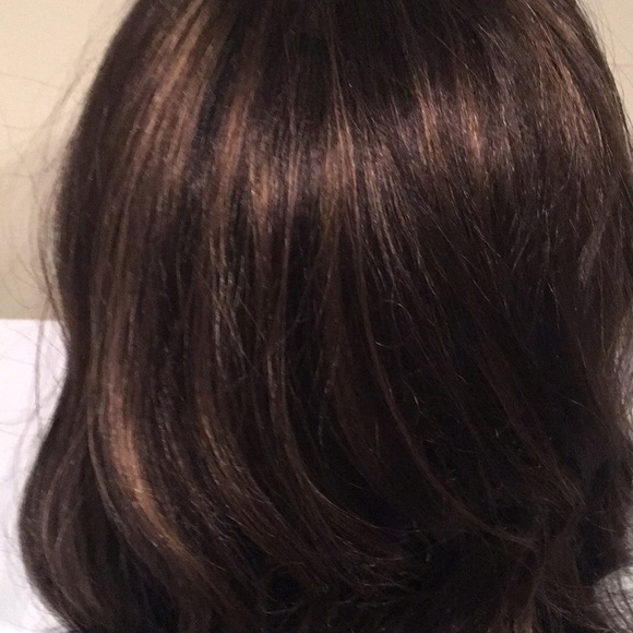 NWOT Dark brown with highlights wig - Picture 3 of 8